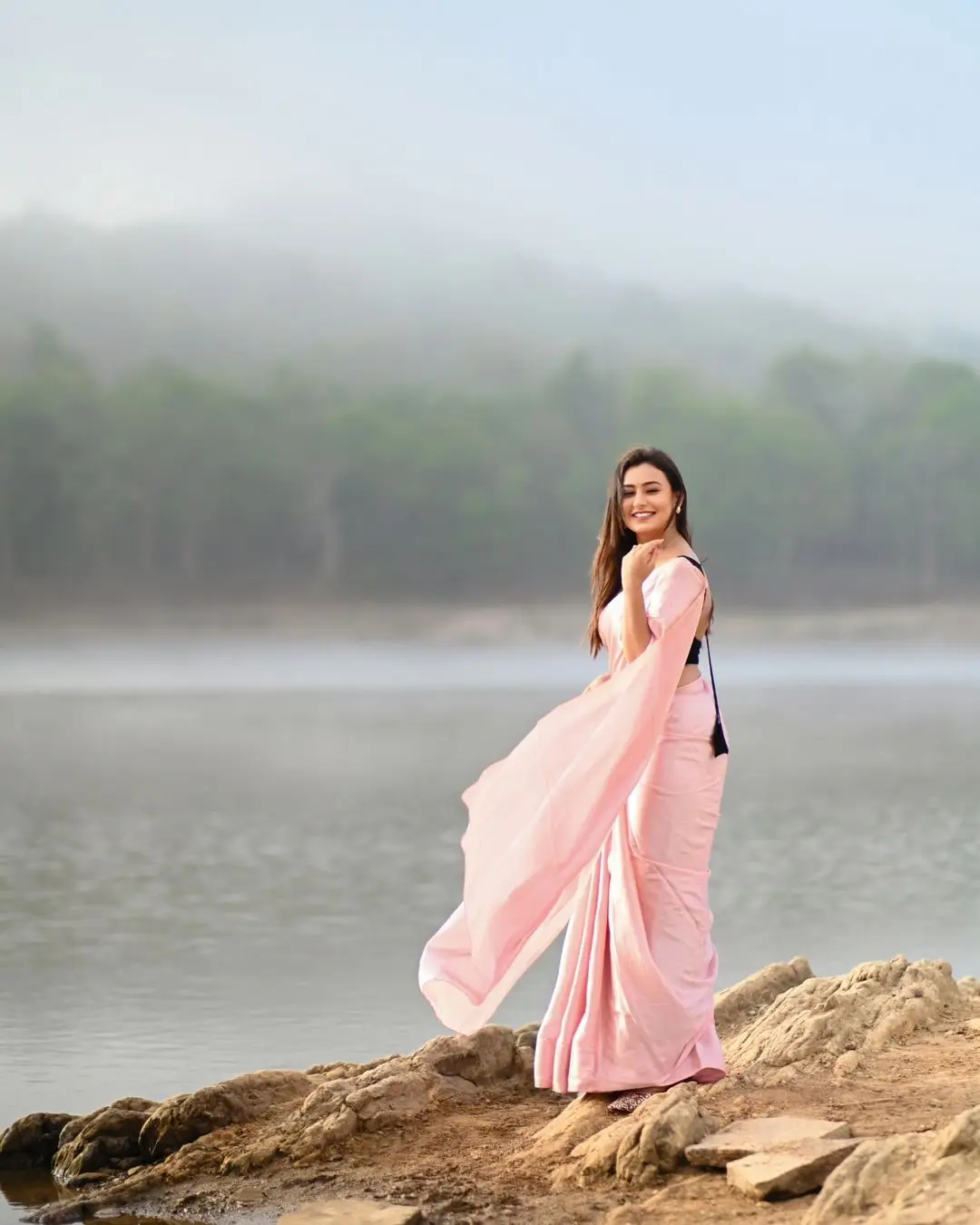 Telugu TV Actress Deepa Jagadeesh In Pink Saree Black Sleeveless Blouse